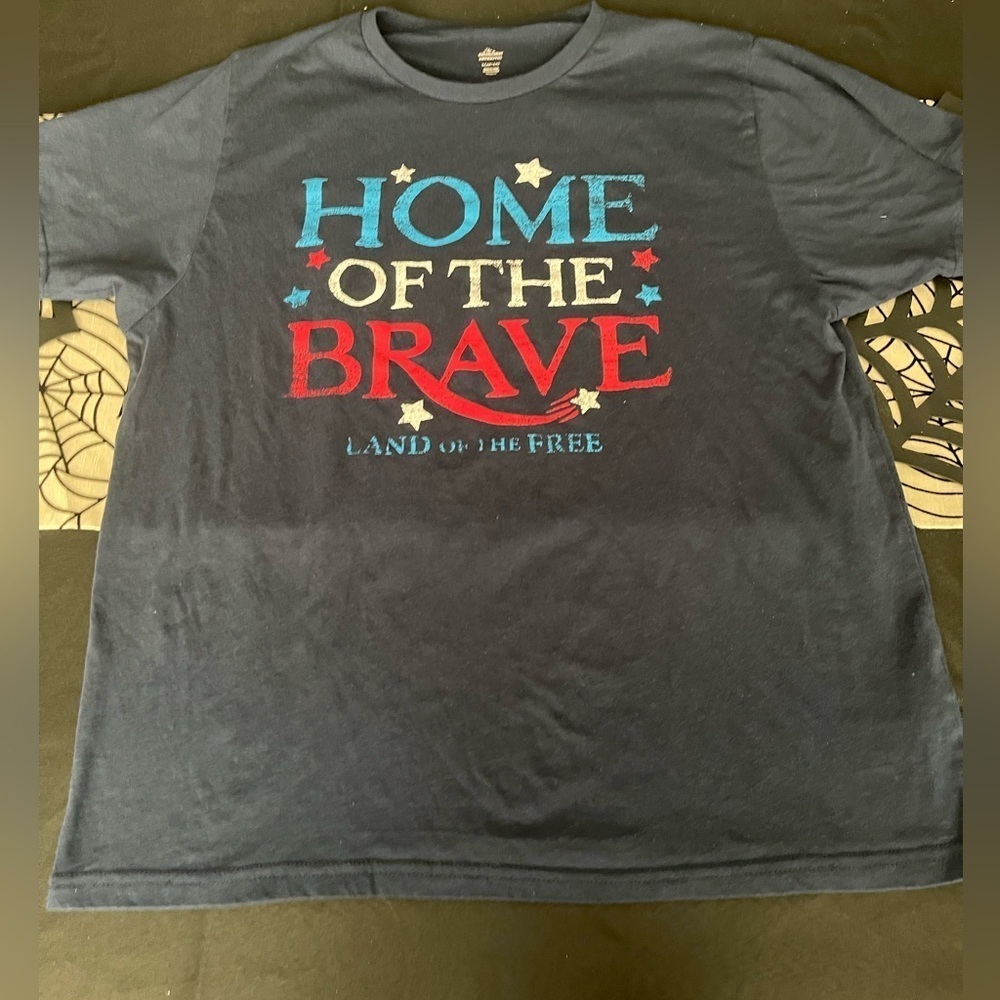 Patriotic Graphic T-Shirt, Large (42-44), Navy used once